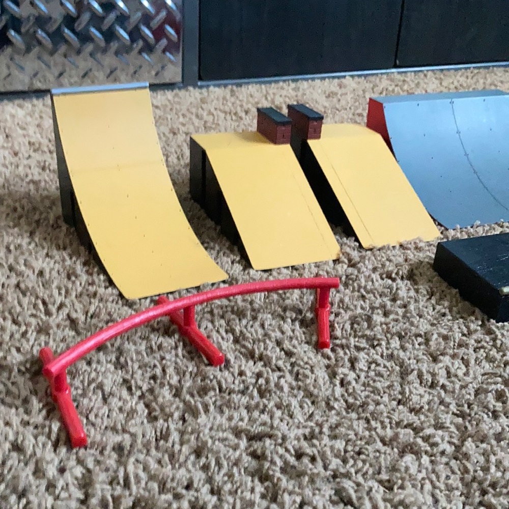 Tech deck ramps